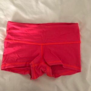 Lululemon Athletica bright pink yoga short shorts
